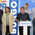 El presidente del PP, César Rico, acompañado de los candidatos alCongreso y alSenado ayer en la sede del PP.-ISRAEL L. MURILLO