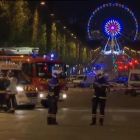 Los Campos Elíseos tras el atentadoi esta noche en París.-