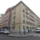 El edificio de la calle Aranda es de titularidad municipal y ha sido sede de numerosas asociaciones.-RAÚL G. OCHOA