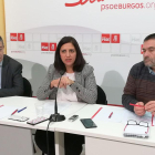 El PSOE lanzará una ofensiva contra el plan sanitario regional, tal y como avanzaron Angulo (izq), Peña (c) y Puente (dch)-ECB