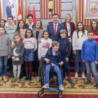 Los miembros del Consejo Municipal de Infancia posan antes de la celebración de la cita.-ISRAEL L. MURILLO