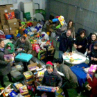 Parte del equipo de 50 personas que ha participado en la recogida.-ECB