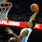 Tokoto prepara su especialidad, el mate.-NBA.COM