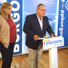 Un momento de la intervención de Inma Ranedo y Alejandro Vázquez ayer en la sede popular en la capital.-ECB