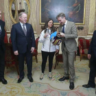 Cristina Gutiérrez fue recibida ayer por el alcalde, Javier Lacalle, en la Casa Consistorial-Raúl G. Ochoa