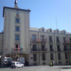 El Ayuntamiento de Aranda es testigo de la convulsión política actual.-L.V.