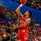 Tokoto lanza a canasta en su etapa en el baloncesto australiano.-WILDCATS.COM.AU