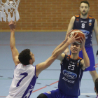 Manchón busca línea de pase.-SANTI OTERO