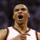 Westbrook guió a los Thunder a la victoria-LARRY W. SMITH / EFE