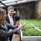 La concejal de Medio Ambiente, Carolina Blasco, y el alcalde, Javier Lacalle, visitaron el Vivero Municipal en el Día de la Tierra.-ISRAEL L. MURILLO