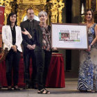 Emilia Morales, Cecilio Haro, Berta Tricio, Arancha Casado y Arturo Pérez durante la presentación del cupón.-G.G.
