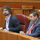 Los procuradores del Mixto, José Sarrión (IU) y Luis M. Santos (UPL).-Ical