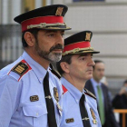 El jefe de los Mossos d'Esquadra, Josep Lluis Trapero (i), a su llegada a la Audiencia Nacional para declarar ante la juez Carmen Lamela.-EFE