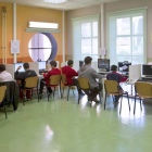La sala de nuevas tecnologías del Espacio Joven es una de las más demandas.-SANTI OTERO