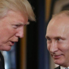 Trump y Putin en la cumbre de la APEC el pasado mes de noviembre.-AFP / MIKHAIL KLIMENTYEV