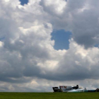 El campeón británico Lewis Hamilton y su Mercedes, bajo los nubarrones del Autódromo de Río de Janeiro.-GETTY / CLIVE MASON