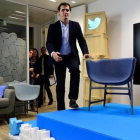 El líder de Ciudadanos, Albert Rivera llega para presentar una nueva herramienta de Twitter llamada Twitter QA en Madrid.-AFP / JAVIER SORIANO
