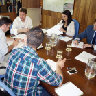 Un momento de la reunión de la junta de portavoces, ayer, en la Alcaldía.-ECB
