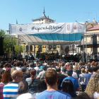 Según las estimaciones del Consejo Regulador, alrededor de 5.000 personas disfrutaron con el concierto de Celtas Cortos.-L. V.