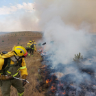 Efectivos de la Brigada de Refuerzo contra Incendios Forestales del Minsiterio de Transción Ecológica luchan contra el incendio de Masa. @briflubia