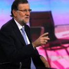 El presidente del Gobierno, Mariano Rajoy, este jueves durante la entrevista con Gloria Lomana en Antena 3.-DAVID CASTRO