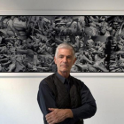 James Nachtwey ante una de sus obras, en octubre del 2012.-EFE / ARNO BURGI