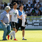 Odei sale del campo durante el choque del Coruxo.-SANTI OTERO