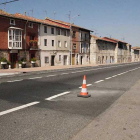 El bache ‘rebelde’ de Monasterio se localiza en el carril con sentido a Miranda.-G. G.