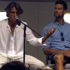 Pepe Imaz (izquierda) y Novak Djokovic, en una charla espiritual en Marbella.-BEN JONES