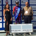 José Neves posa en el podio como ganador de la etapa.-BURGOS BH