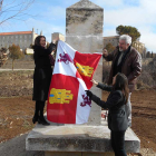 García Cirac (i) junto a alcaldesa, Lidia Arribas, y el ex edil José Ignacio Delgado.-ICAL