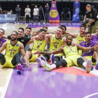 Los jugadores del Hapoel Holon celebran una victoria. FIBA