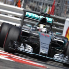 El británico Lewis Hamilton durante la carrera este domingo en Montecarlo.-AFP