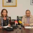 Los especialistas María Guerrero y Modesto Rey.-ISRAEL L. MURILLO