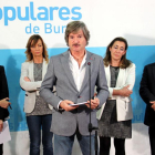 Jaime Mateu con los diputados y senadores populares, en la presentación del balance de la legislatura.-JAIME CARAZO