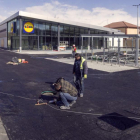 Los trabajos para la construcción del supermercado, en calle Cascajera, están a punto de concluir.-ISRAEL L. MURILLO