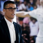 Cristiano Ronaldo ha firmado una renovación que le cubrirá de oro.-EFE / SERGIO BARRENECHEA