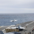 El portaaviones de EEUU USS Abraham Lincoln, en una imagen de archivo.-EPA/US NAVY