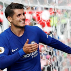 Álvaro Morata celebra su tercer gol al Stoke City.-REUTERS / ANDREW YATES