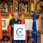 El jefe del Estado Mayor de la Defensa descubre el proyecto del VIII Centenario de la Catedral. ECB