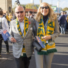Rupert Murdoch y Jerry Hall, en el estadio de Twickenham (Londres), antes d la final del Mundial de rugbi entre Australia y Nueva Zelanda, el 31 de octubre del 2015.-AP / ARTHUR EDWARDS