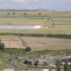 El proyecto de Línea de Alta Velocidad prevé construir varios viaductos para salvar la autopista y la carretera a Belorado.-G. G.
