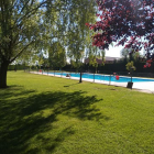 Las piscinas de Caleruega ya están listas para los primeros bañistas. ECB
