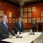 Víctor Iglesias y Román Escolano tras la firma del convenio.-ECB