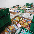 El almacén del Banco de Alimentos lleno a rebosar tras la campaña de recogida en la que se recolectaron 150 toneladas de toda clase de comida.-ISRAEL L. MURILLO