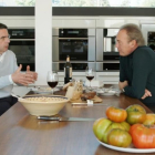 José María Aznar con Bertín Osborne, en un momento del programa 'Mi casa es la tuya'.-MEDIASET
