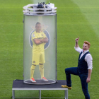 Cazorla y el mago Yunke, en un momento de la presentación /-VILLAREAL CF