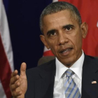 Obama habla con la prensa durante su reunión con el primer ministro de Canadá, en Manila, este jueves.-AP / SUSAN WALSH