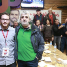 Jorge García, candidato al Senado, y Manuel Alonso en la sede de IU.-ISRAEL L. MURILLO