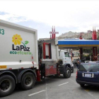Las gasolineras en Bolivia sufren escasez de combustible.-EFE